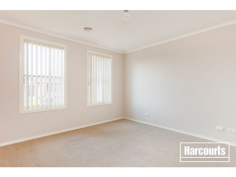 12 Samchelle Place, Pakenham VIC 3810