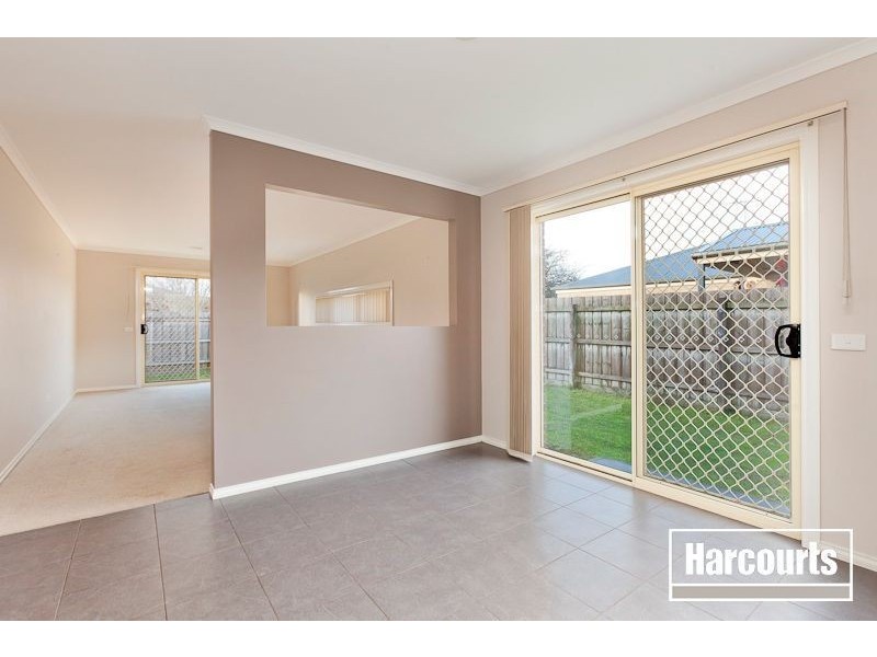 12 Samchelle Place, Pakenham VIC 3810