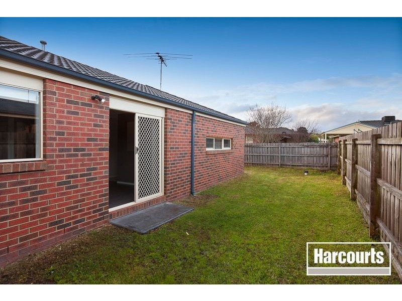 12 Samchelle Place, Pakenham VIC 3810