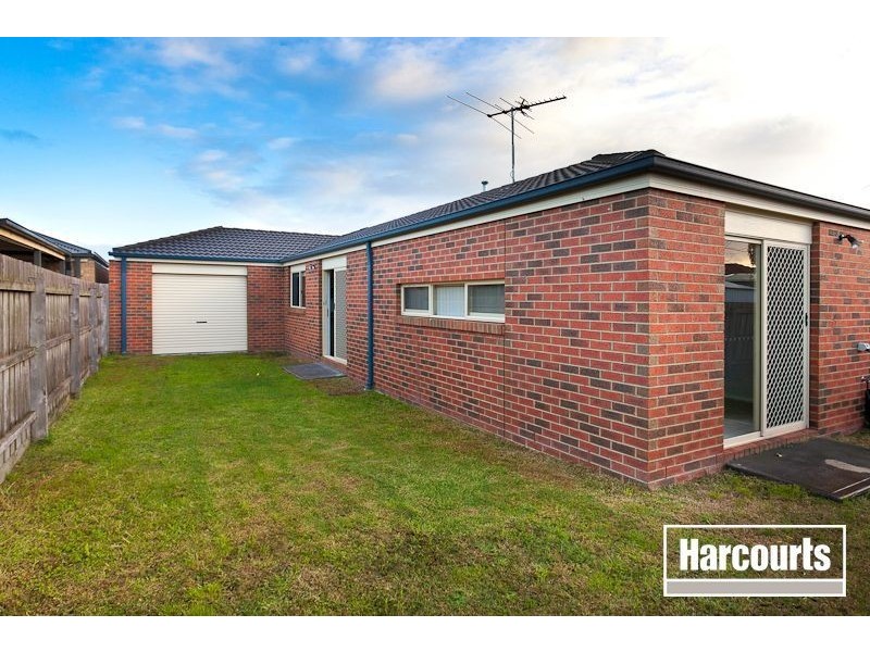 12 Samchelle Place, Pakenham VIC 3810