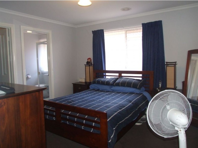 54 Webster Way, Pakenham VIC 3810