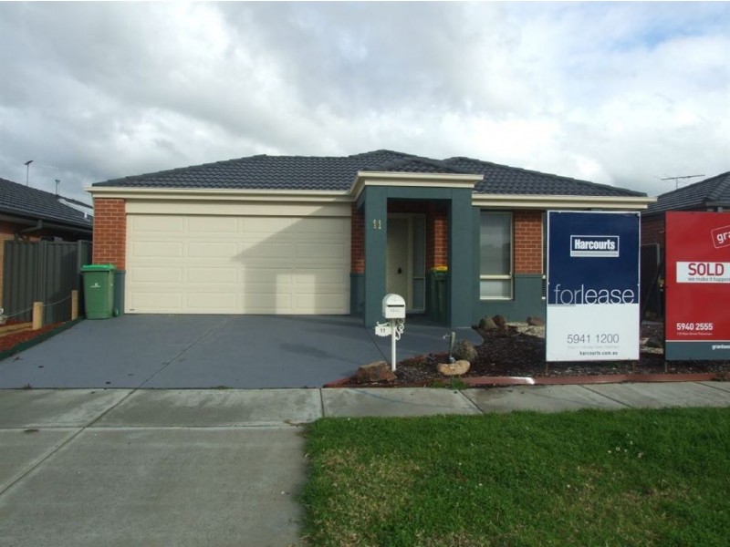 11 Orchard Valley Avenue, Pakenham VIC 3810