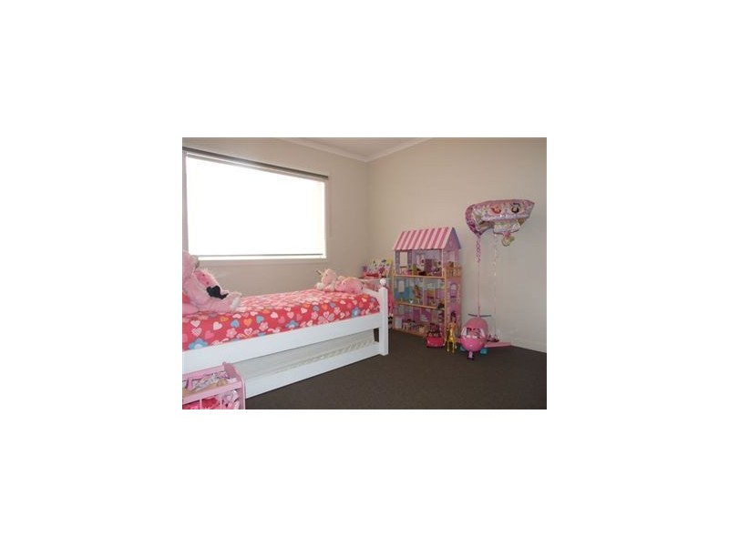 45 Red Gum Cct, Pakenham VIC 3810