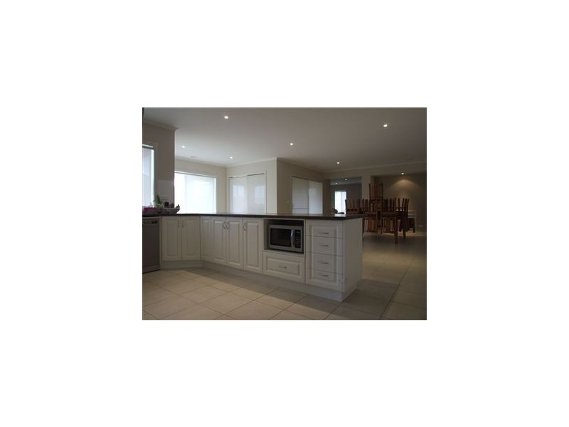 45 Red Gum Cct, Pakenham VIC 3810