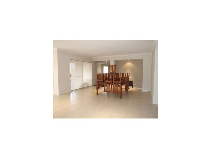 45 Red Gum Cct, Pakenham VIC 3810