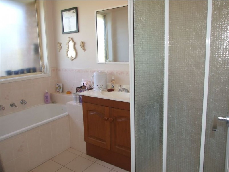 10 Dundee Court, Pakenham VIC 3810