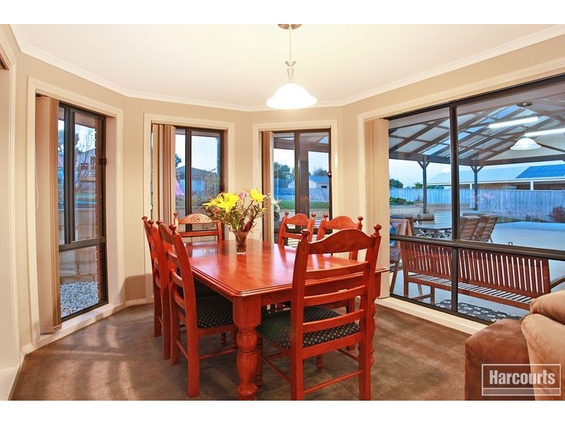 10 Overland Rise, Pakenham VIC 3810