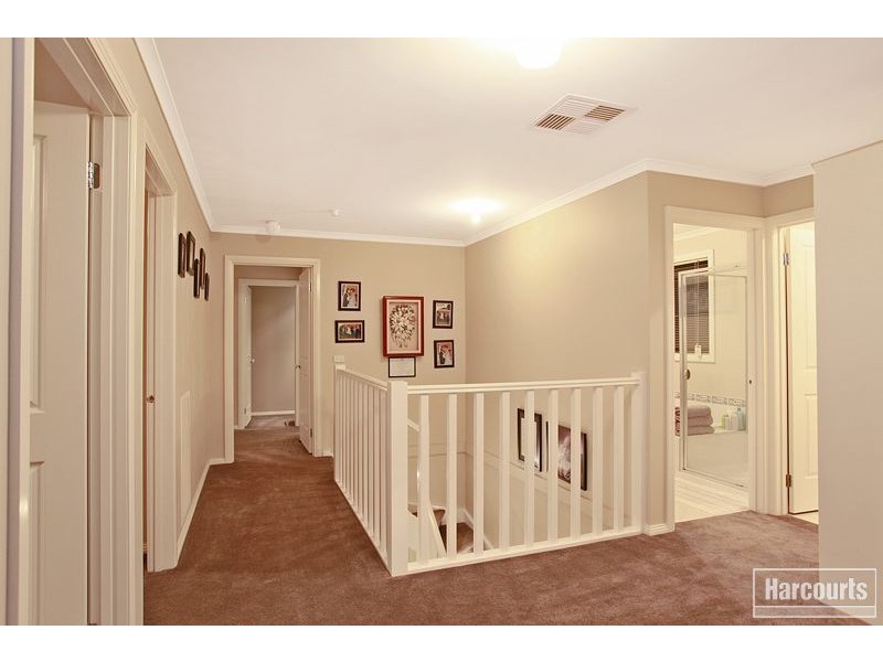 10 Overland Rise, Pakenham VIC 3810