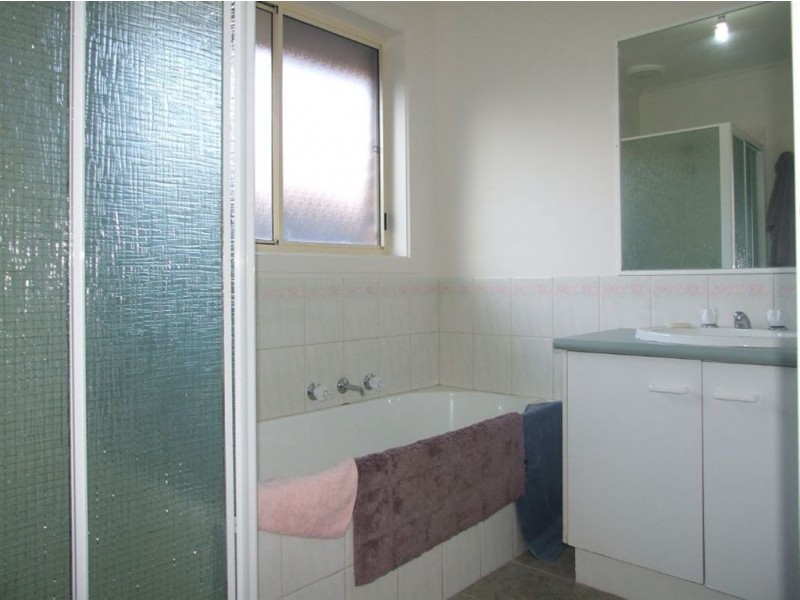 9 Alison Close, Pakenham VIC 3810