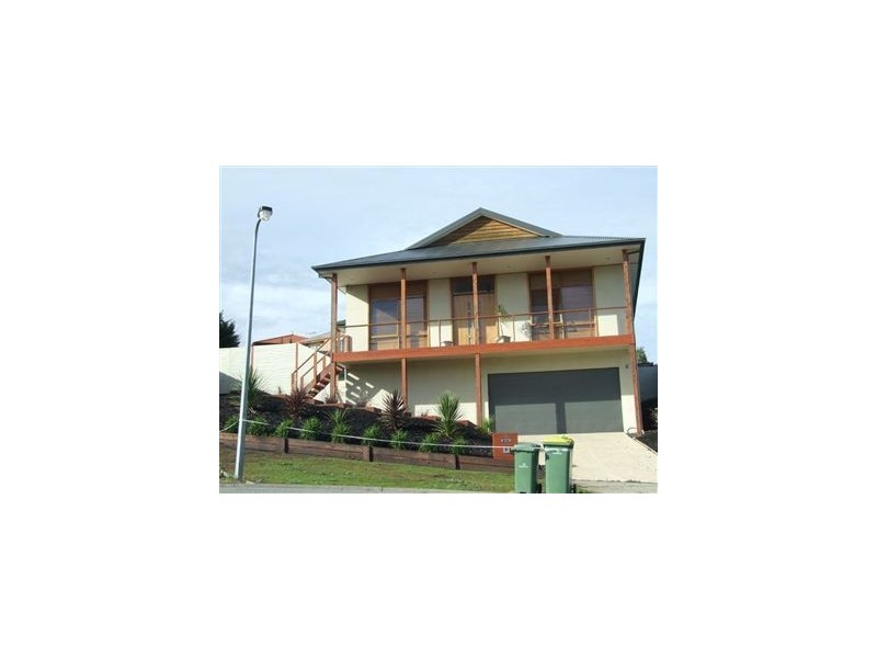 18 Justin Place, Pakenham VIC 3810
