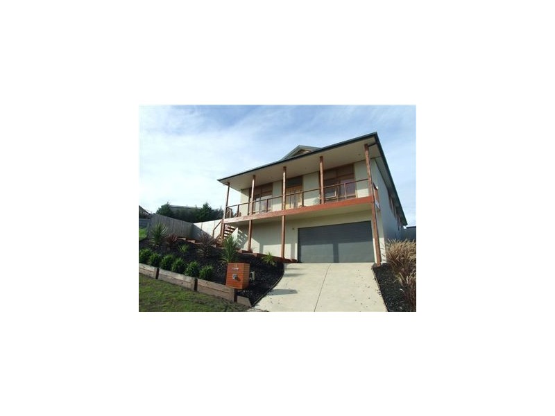 18 Justin Place, Pakenham VIC 3810