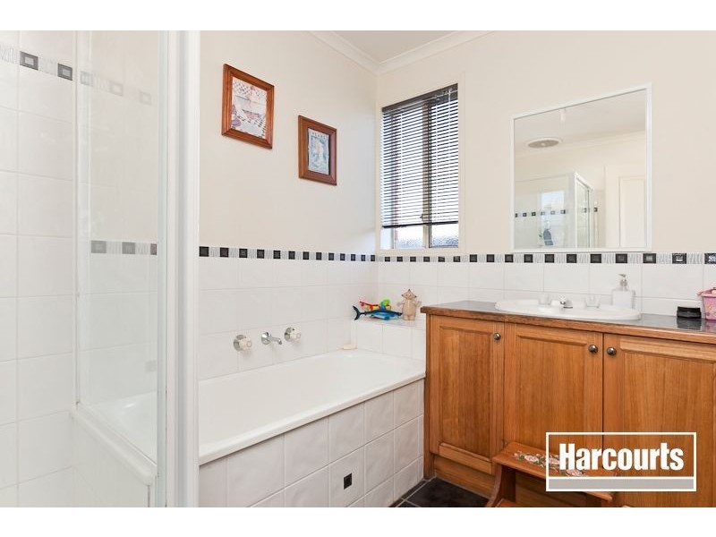 31 The Parkway, Pakenham VIC 3810