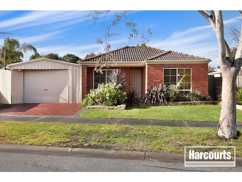 14 Gullquist Way, Pakenham VIC 3810