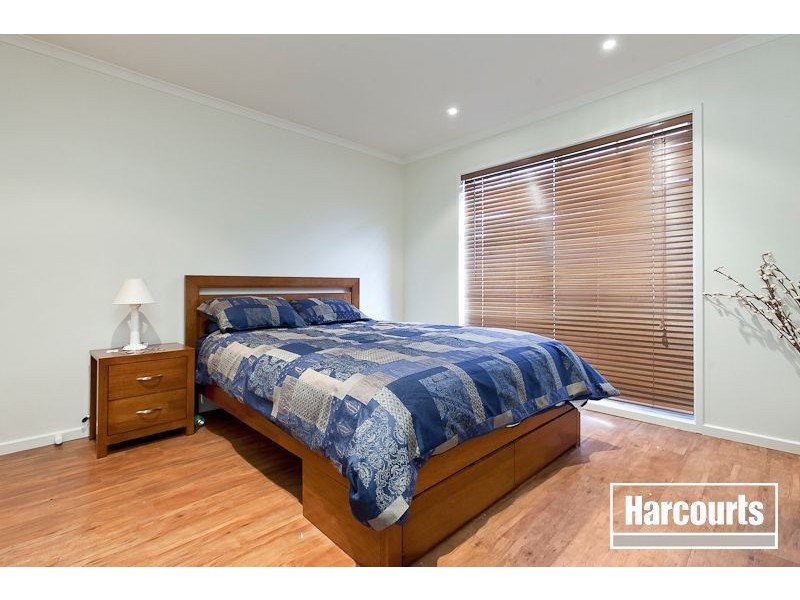 14 Gullquist Way, Pakenham VIC 3810