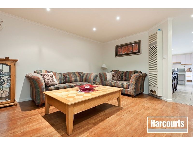 14 Gullquist Way, Pakenham VIC 3810