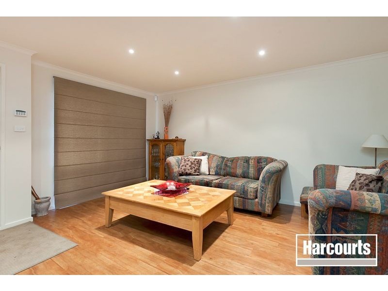 14 Gullquist Way, Pakenham VIC 3810