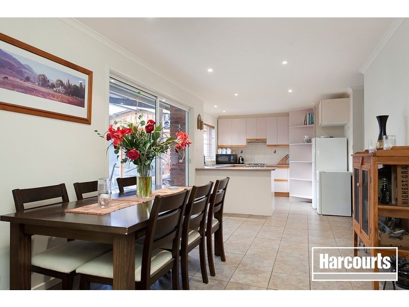 14 Gullquist Way, Pakenham VIC 3810