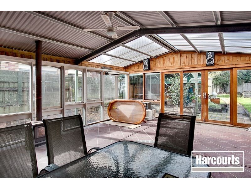 14 Gullquist Way, Pakenham VIC 3810