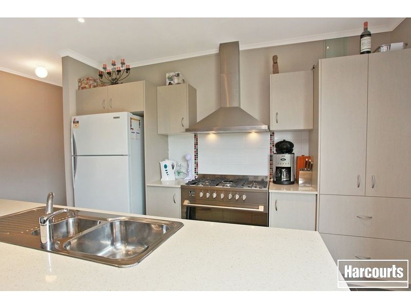 65 Red Gum Cct, Pakenham VIC 3810