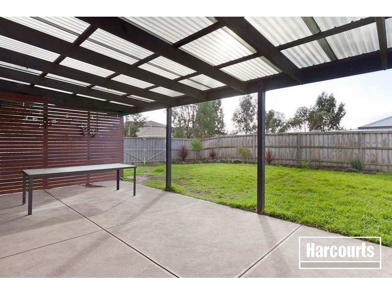 24 Riddell Grove, Pakenham VIC 3810