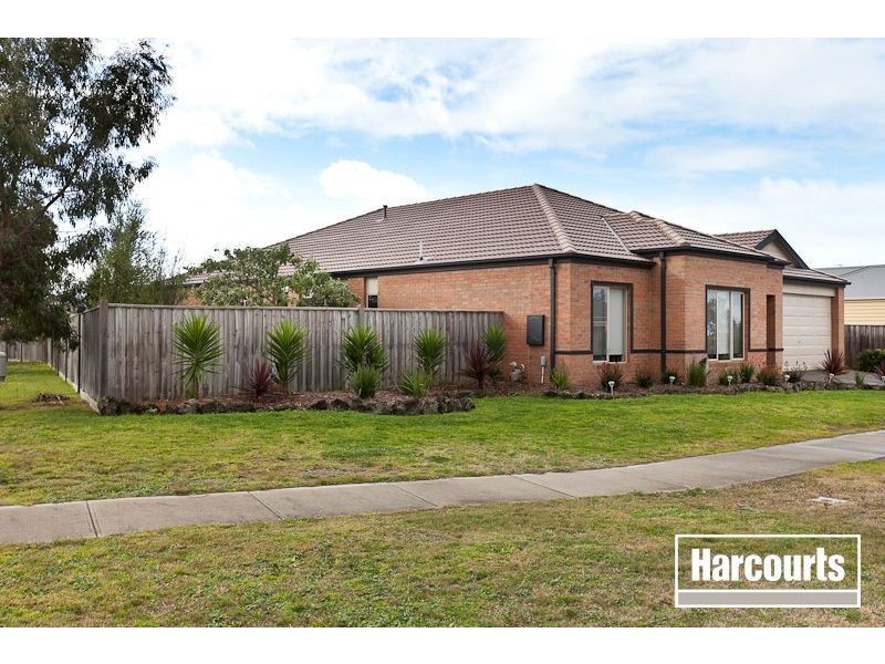 24 Riddell Grove, Pakenham VIC 3810