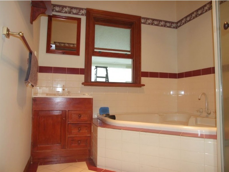 59 Princes Hwy, Pakenham VIC 3810