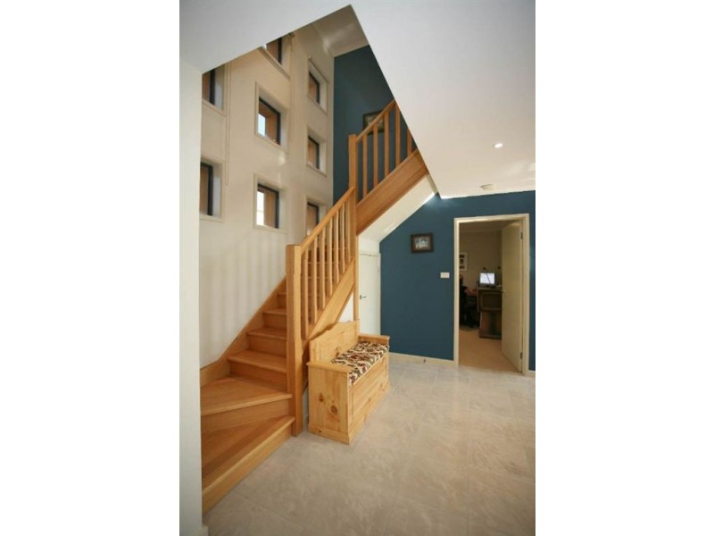 2 Derby Lane, Pakenham VIC 3810