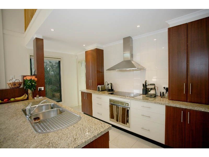 2 Derby Lane, Pakenham VIC 3810