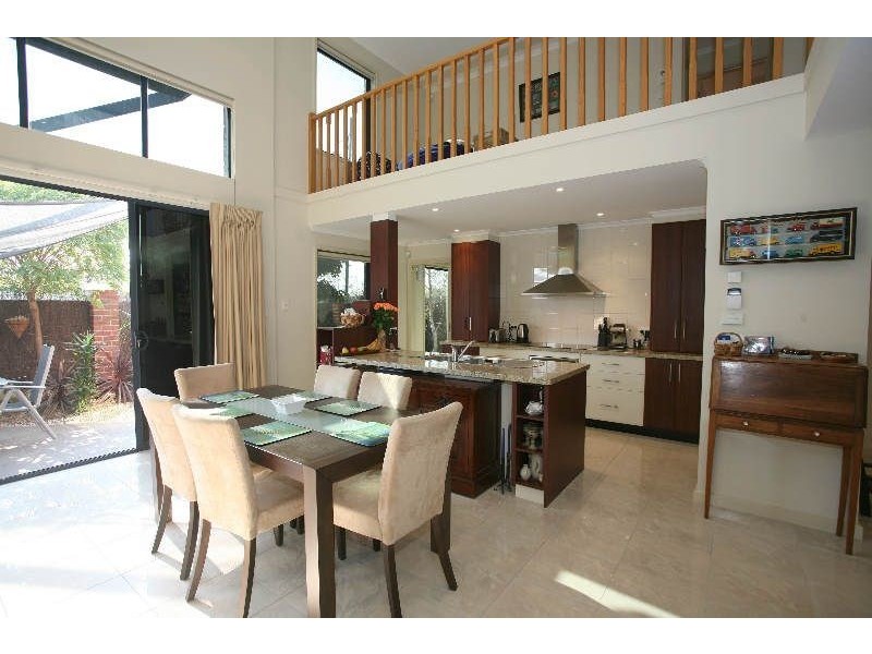 2 Derby Lane, Pakenham VIC 3810