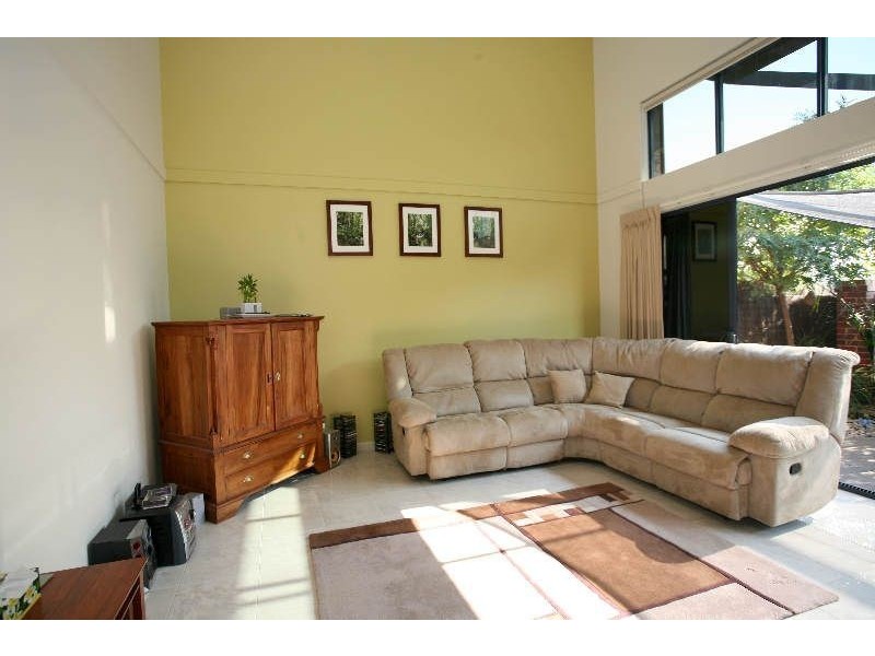 2 Derby Lane, Pakenham VIC 3810