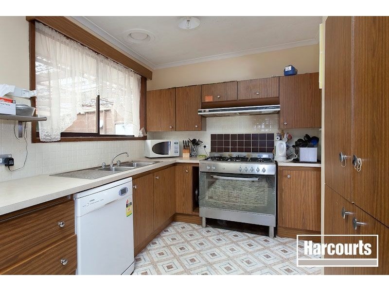 33 Henty Street, Pakenham VIC 3810