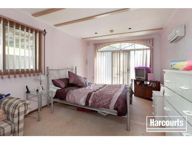 33 Henty Street, Pakenham VIC 3810