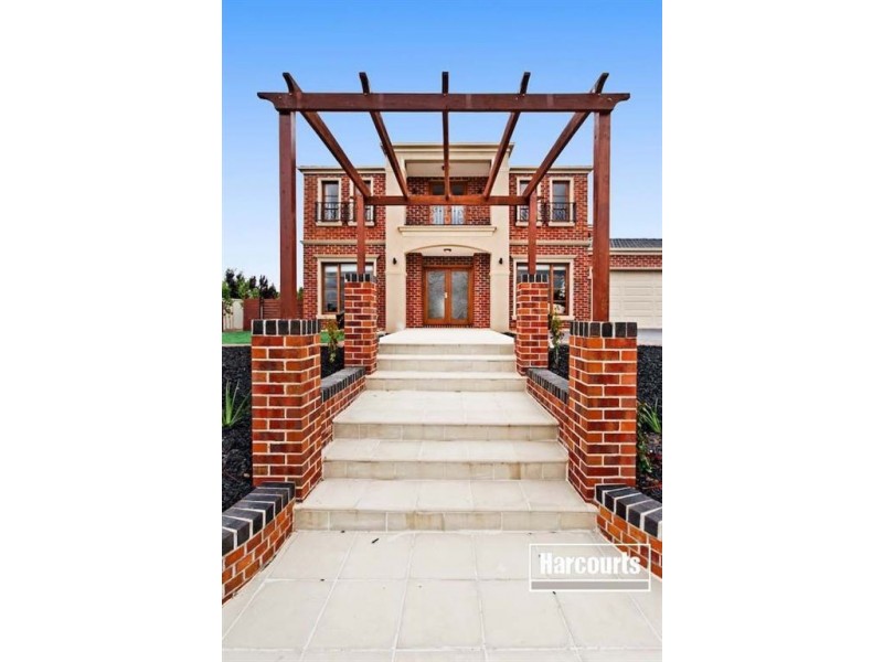 32 Clearwater Drive, Pakenham VIC 3810