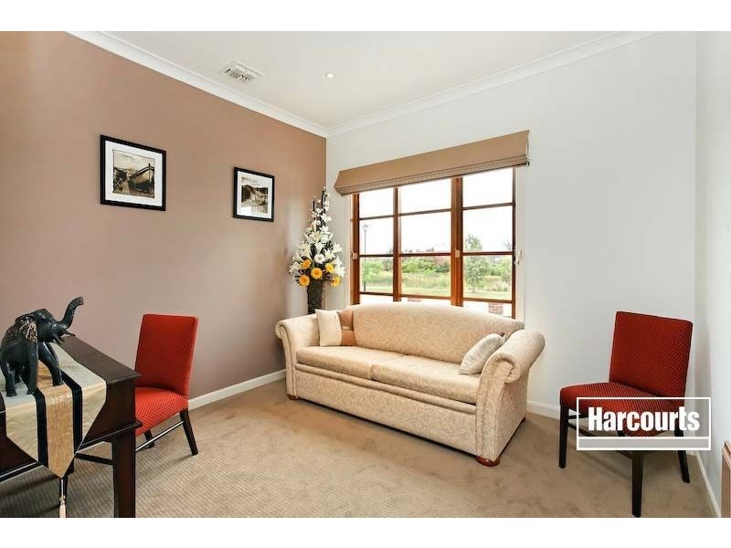 32 Clearwater Drive, Pakenham VIC 3810