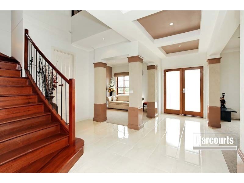 32 Clearwater Drive, Pakenham VIC 3810