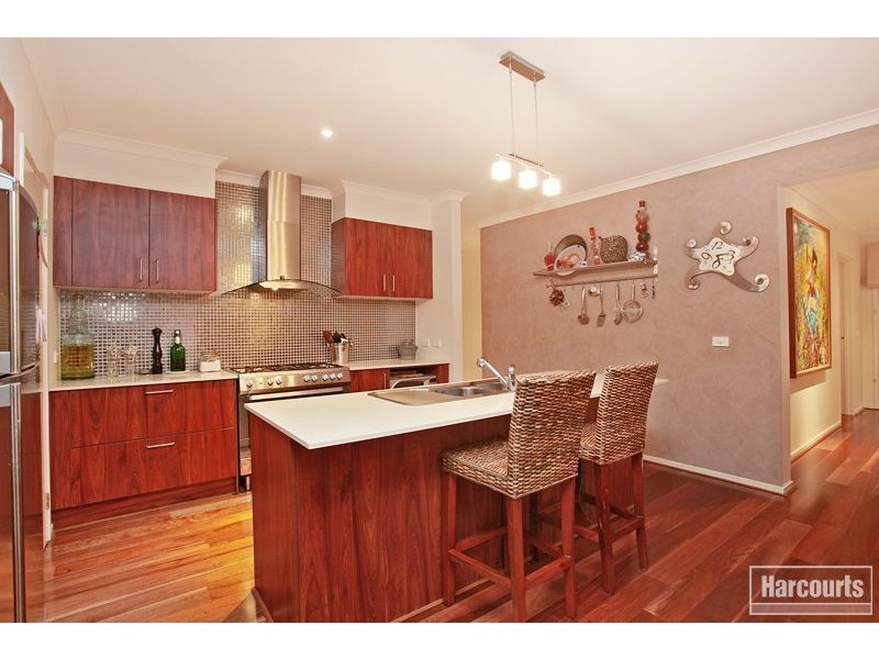 8 Page Close, Pakenham VIC 3810