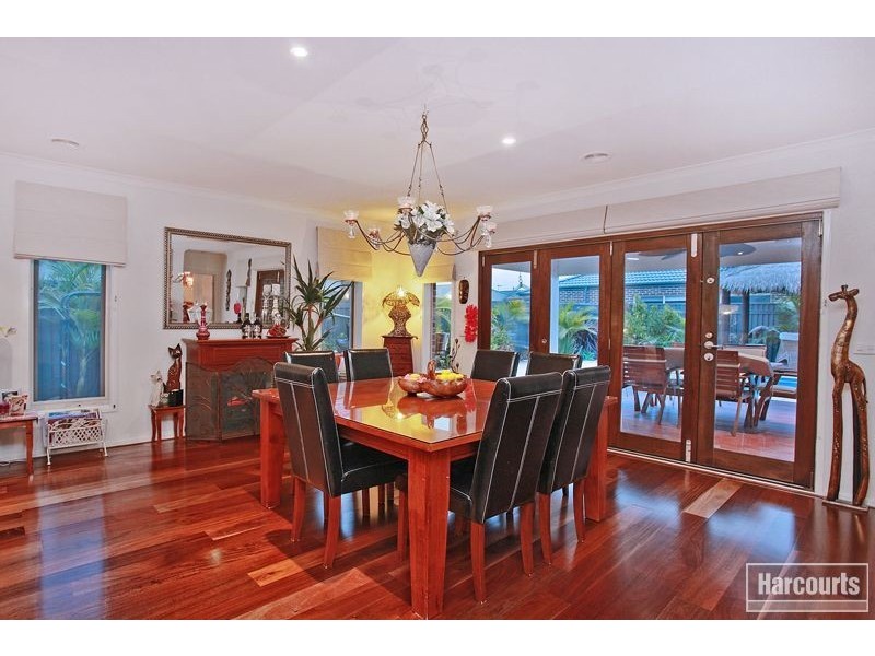 8 Page Close, Pakenham VIC 3810