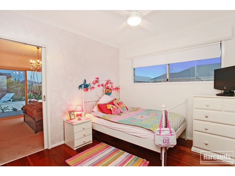 8 Page Close, Pakenham VIC 3810