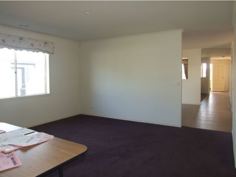 26 Wild Cherry Ave, Pakenham VIC 3810