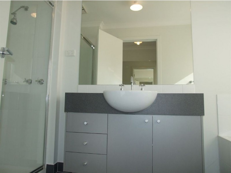 24 Algerd Way, Pakenham VIC 3810