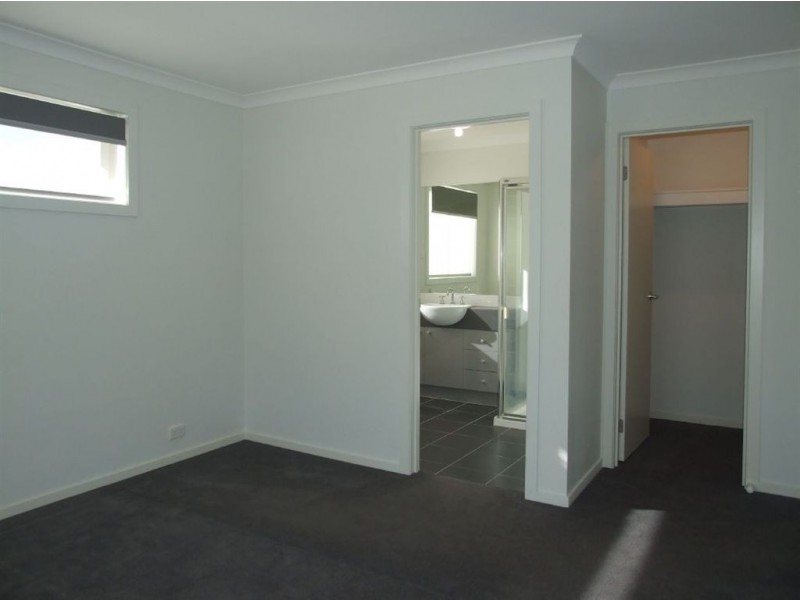 24 Algerd Way, Pakenham VIC 3810