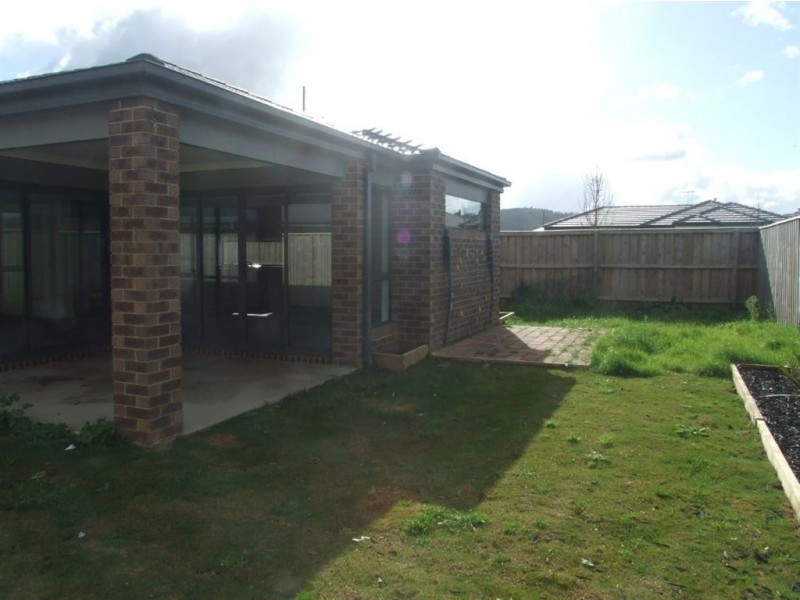 24 Algerd Way, Pakenham VIC 3810