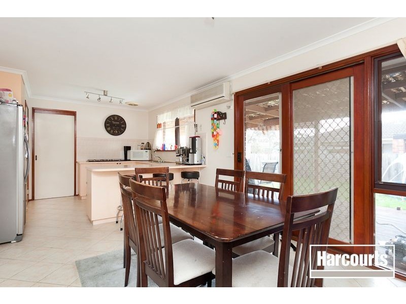 11 Osborn Grove, Pakenham VIC 3810