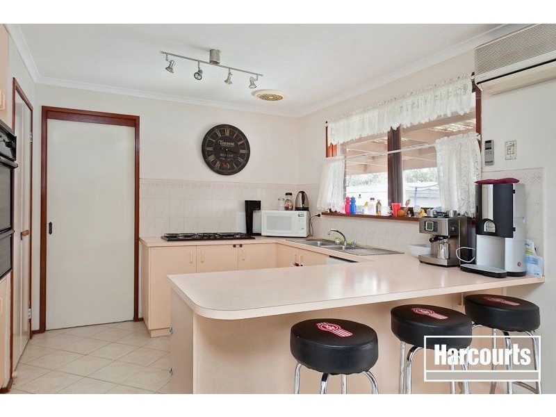 11 Osborn Grove, Pakenham VIC 3810