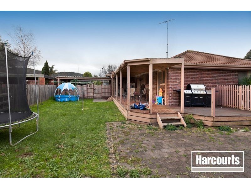 11 Osborn Grove, Pakenham VIC 3810