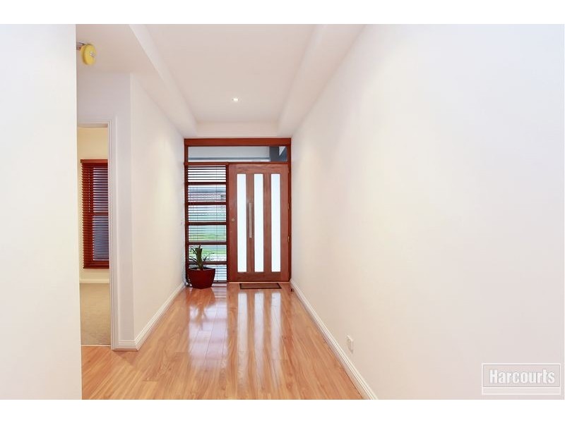 17 Golden Green Street, Pakenham VIC 3810