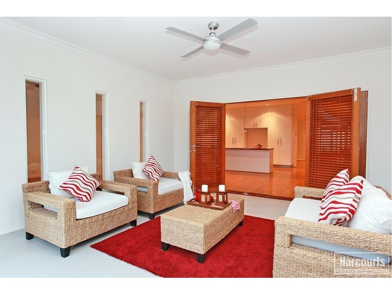 17 Golden Green Street, Pakenham VIC 3810