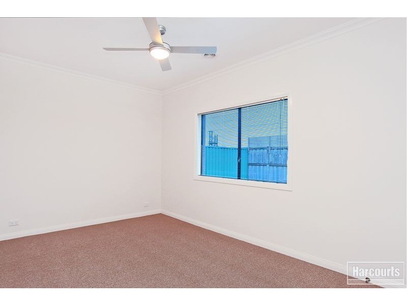 17 Golden Green Street, Pakenham VIC 3810