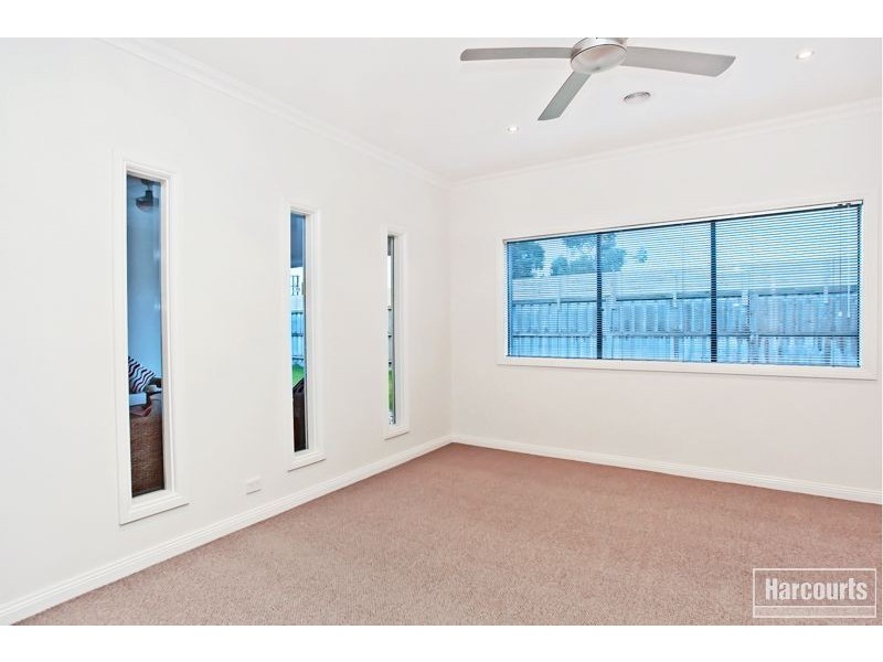 17 Golden Green Street, Pakenham VIC 3810