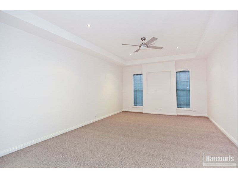 17 Golden Green Street, Pakenham VIC 3810